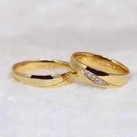 Aliança para Casamento Ondas de Diamantes - Ouro 18k 