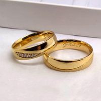 Aliança para Casamento Ondas de Diamantes - Ouro 18k 