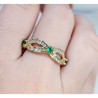 Aliança de Casamento Luxuosas Esmeraldas Cravejadas com Diamantes