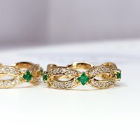 Aliança de Casamento Luxuosas Esmeraldas Cravejadas com Diamantes