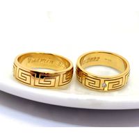 Alianças Geométricas em Ouro 18k com Diamante de 3 Pontos