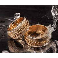 Aliança de Casamento em Ouro 18k - Corda Únião Infinita - 60 Diamantes Cravejados