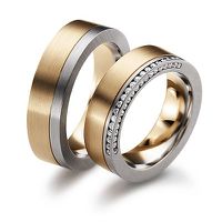 Alianças Duo Radiante Bodas em Ouro 18k com Lateral Cravejada