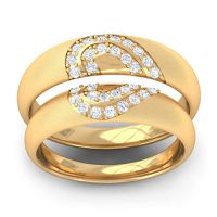 Aliança em Ouro Amarelo Coração Cravejado com Diamantes Love