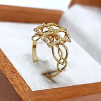 Anel em Ouro 18k Formato Flor Cravejado