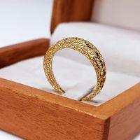 Anel em Ouro 18k Bojudo Trabalhado com Flores