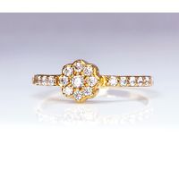 Anel em Ouro 18k Flor Cravejada