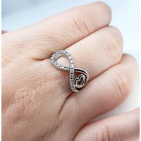 Anel em Ouro 18k Infinito com Diamantes 