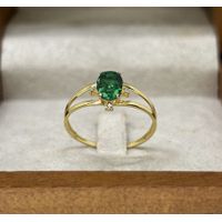 Anel de Formatura Oval Borda com Pedras Esmeralda