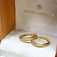 Aparador de Aliança para noivado e Casamento em Ouro 18k Fosco 