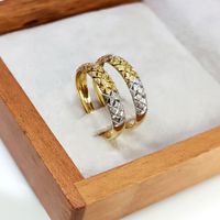 Aparador de Aliança para noivado e Casamento em Ouro 18k Tricolor Diamantado
