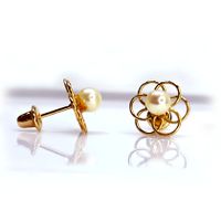 Brinco em Ouro 18k Flor com Pérola