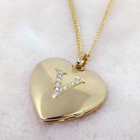 Relicário Coração Radiante em Ouro 18k Gravação de Letra com Diamantes