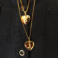 Relicário Coração Radiante em Ouro 18k Gravação de Letra com Diamantes