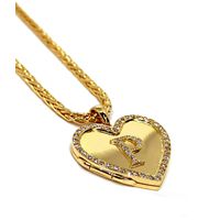 Relicário "Coração Eterno Diamante" em Ouro 18K com Letra Personalizada e Detalhes de Diamante