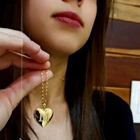 Relicário Coração Radiante em Ouro 18k Gravação de Letra com Diamantes