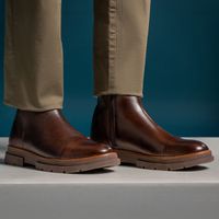 Bota Chelsea Everest em Couro - Café