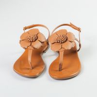 Sandalia Laroche Hellen Flor em Couro - Mel
