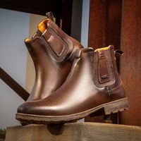 Bota Chelsea Saara em Couro - Preto
