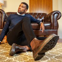 Bota Chelsea Londres em Couro - Café + Brinde Porta Cartão