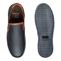Slip On Street em Couro Preto + Gratis Relógio Digital Preto E L