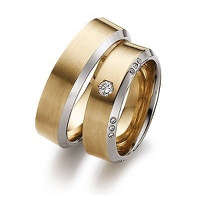 Aliança De Casamento em Ouro 18k Cravejada com Diamantes