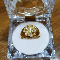 Anel em Ouro 18k com Diamantes