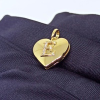 Relicário em Ouro 18k Coração com Gravação de Letra com Diamantes