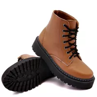 Coturno Cano Médio Sola Tratorada Caramelo DKShoes - Kátia Cintra