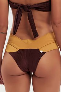 TOP CARAIVA CANELADO TRICOLOR E CALCINHA ITACARÉ CANELADO TRICOLOR