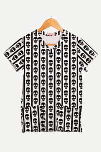 Blusa Estampada Caveiras Listras em Malha Confort