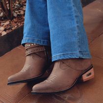 Bota Feminina Country De Cano Curto Em Couro Legítimo