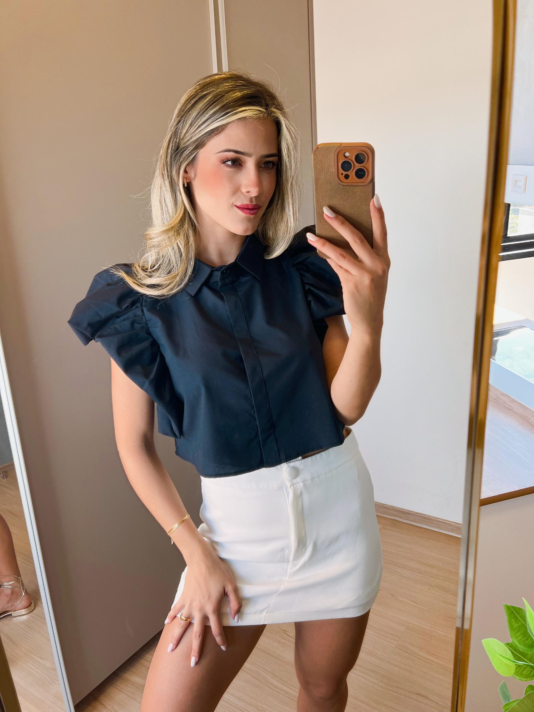 Blusa Babado Preta - MMUNIZ 