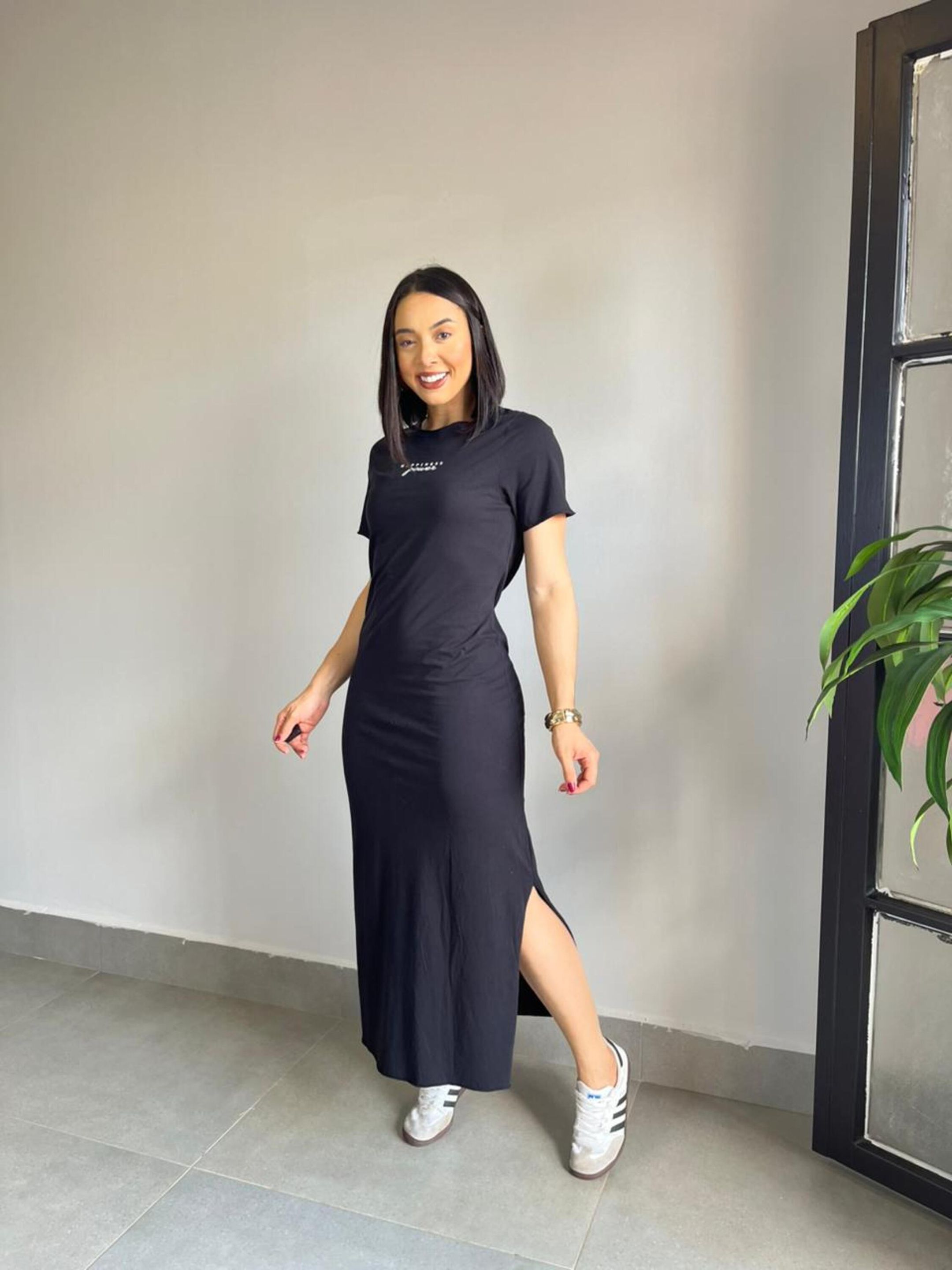 VESTIDO T-SHIRT PRETO - MMUNIZ 