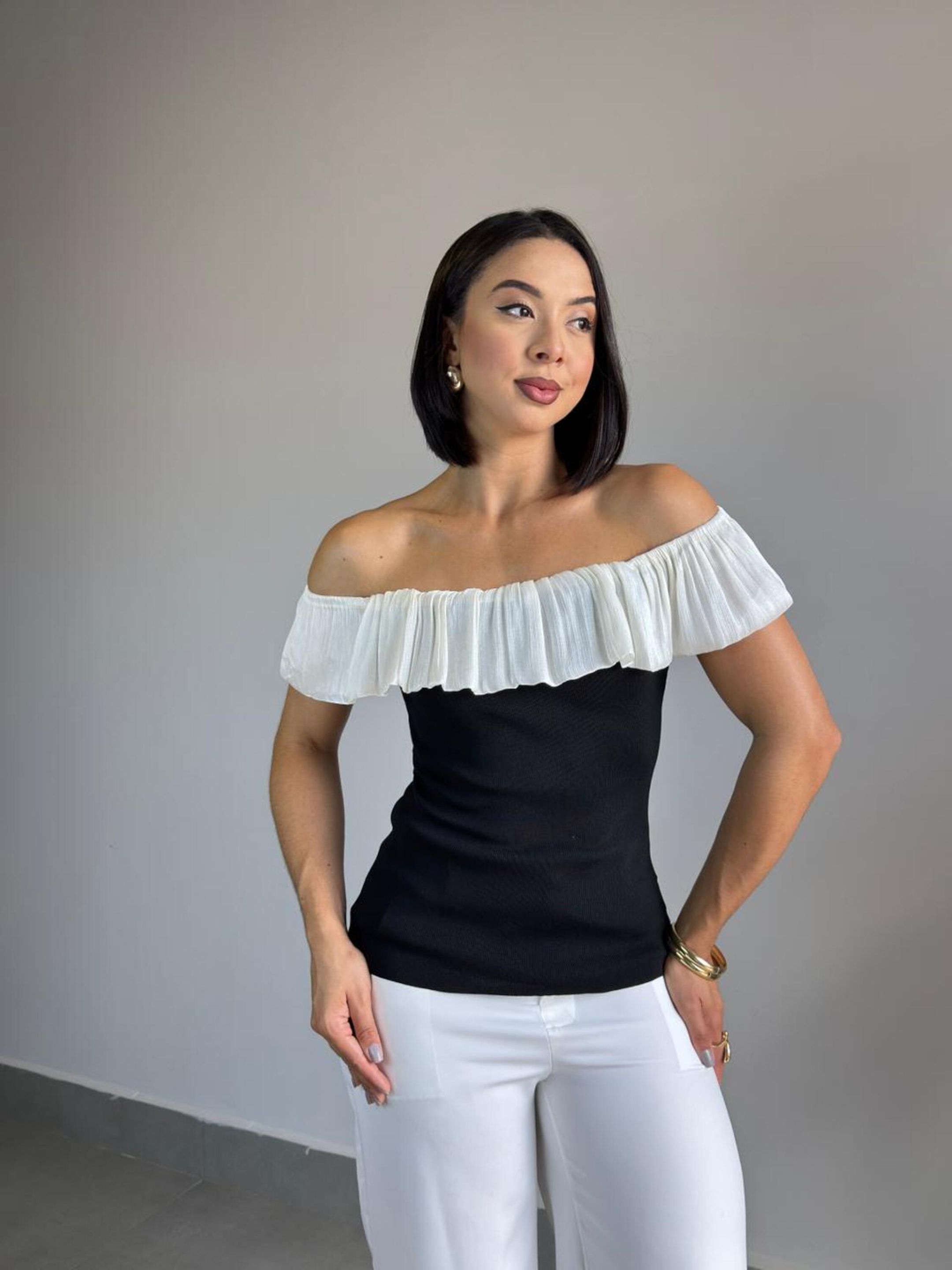 BLUSA BABADO PRETO - MMUNIZ 