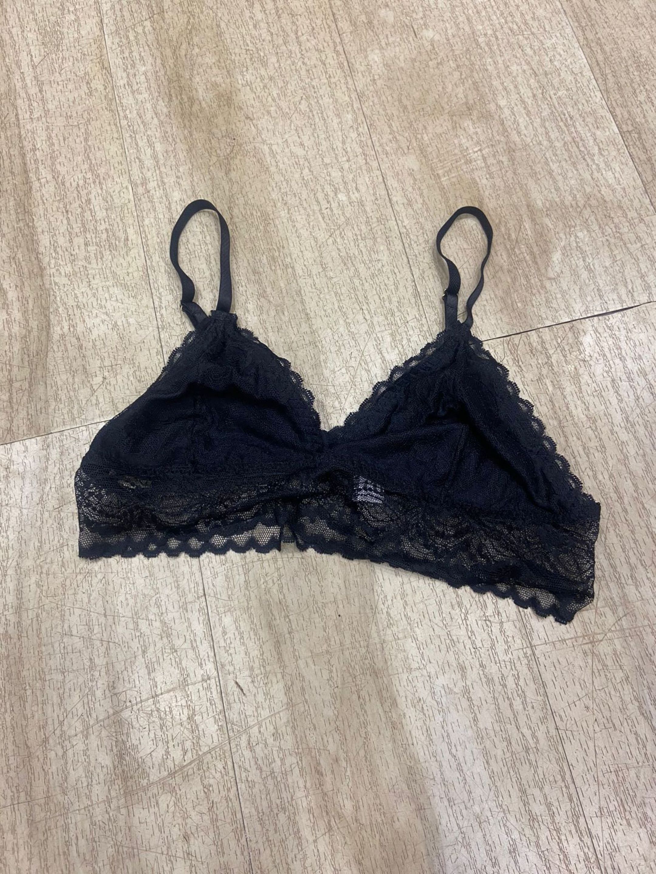 TOP DE RENDA PRETO - MMUNIZ 