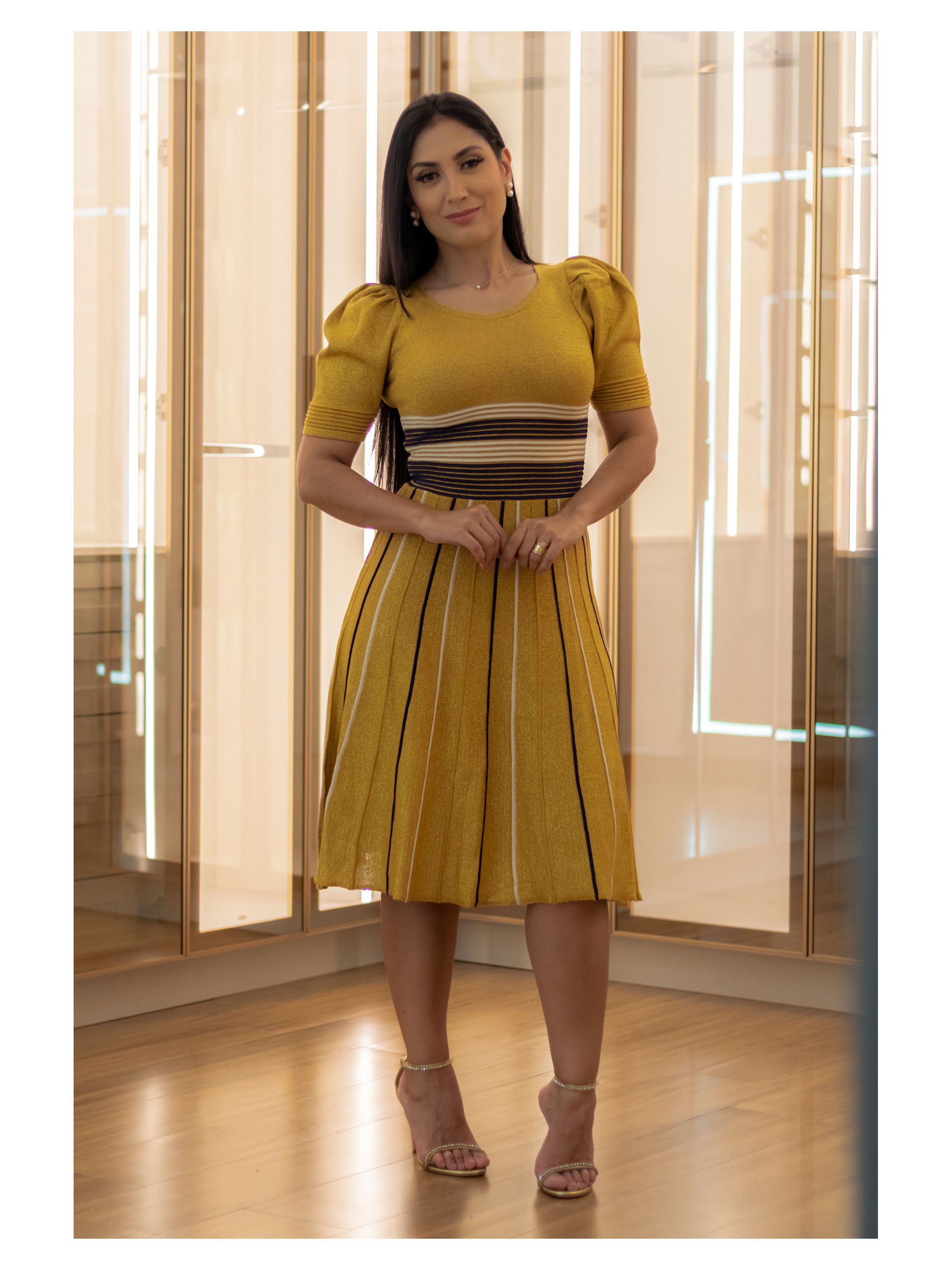 Vestido Dubai Tricot Dourado - Por Katia Vilar Moda Clássica 