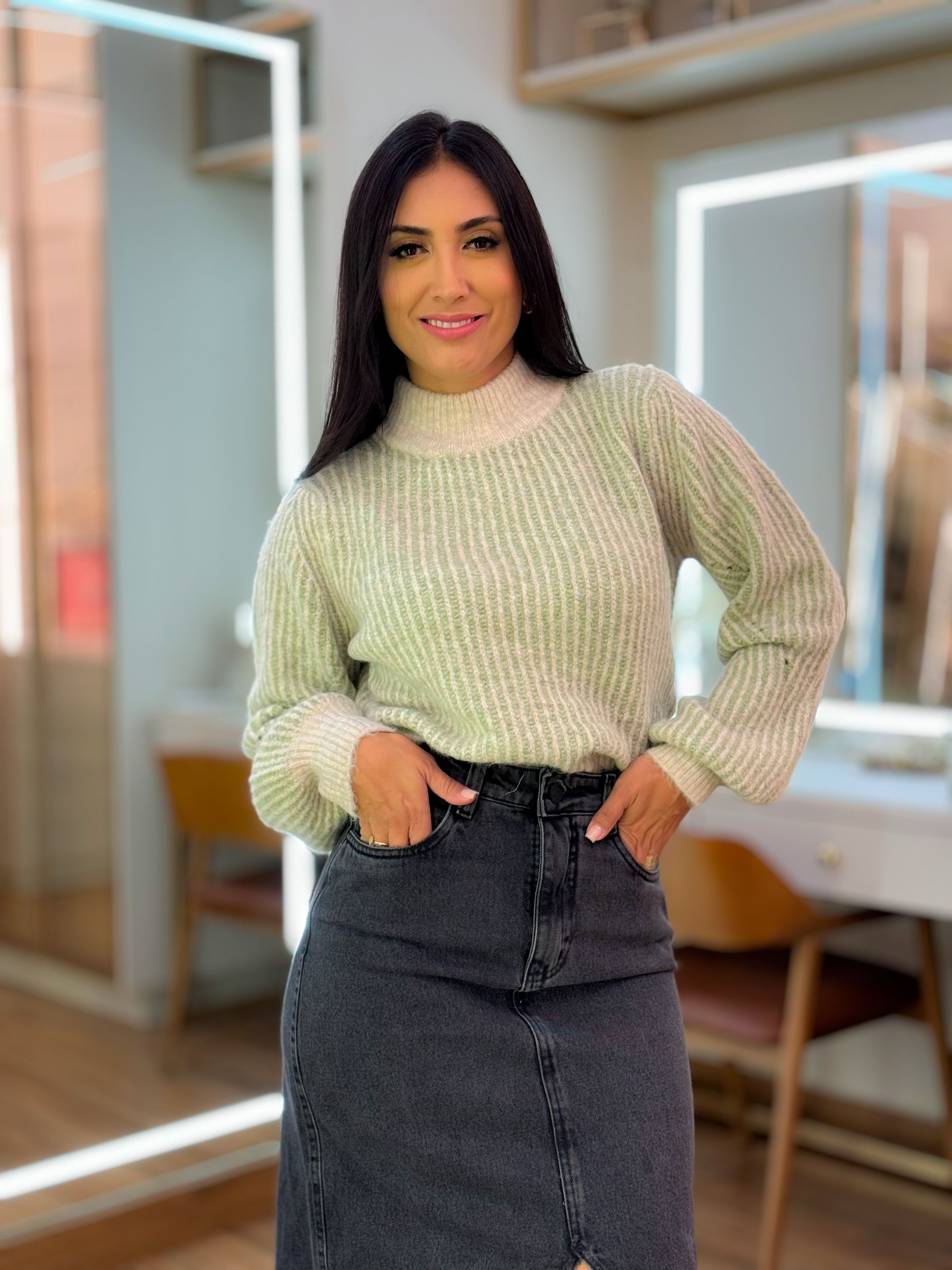 Tricot Julia Verde E Off White - Por Katia Vilar Moda Clássica 
