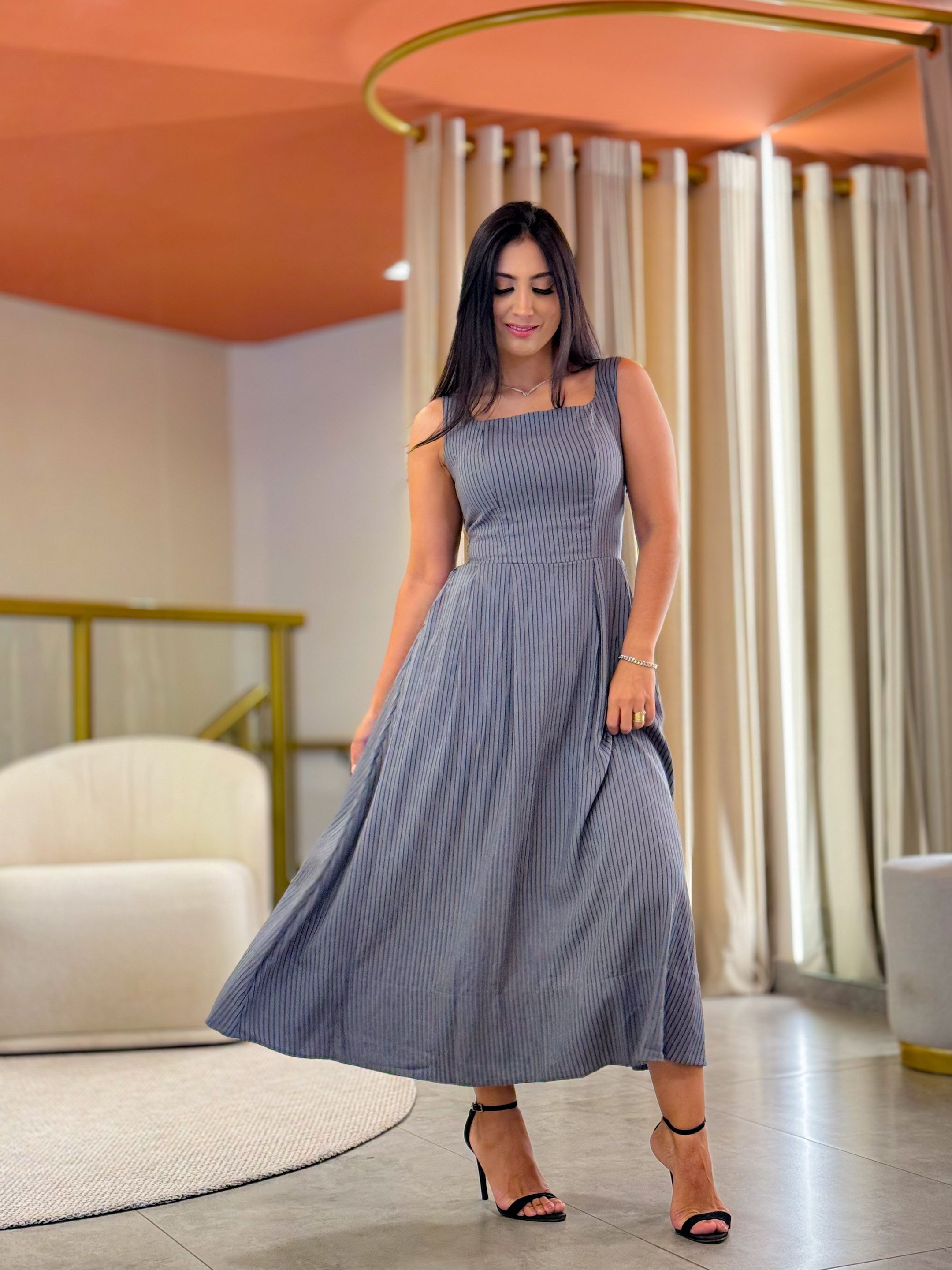 Vestido Vivian Cinza