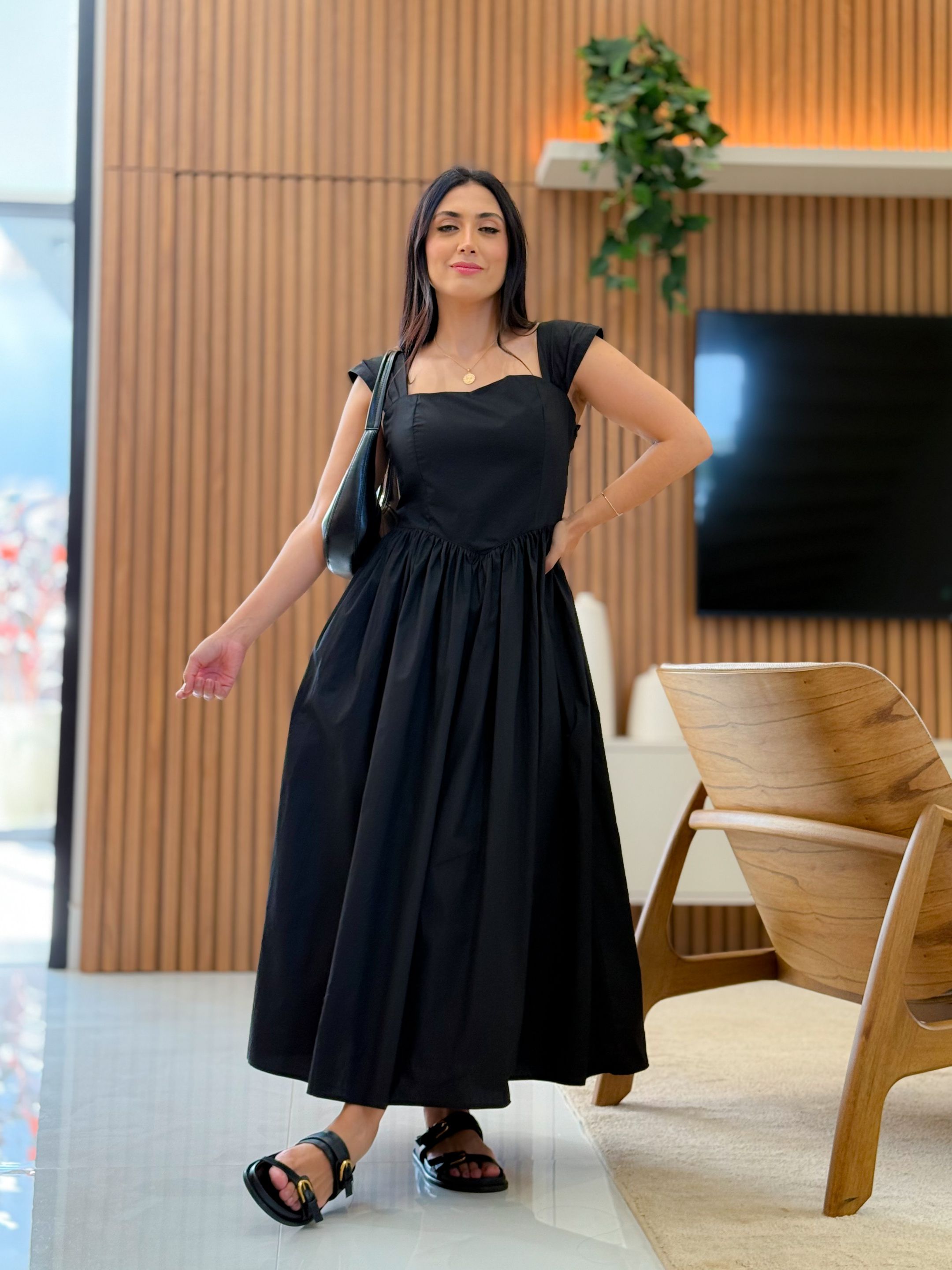Vestido Larissa Preto