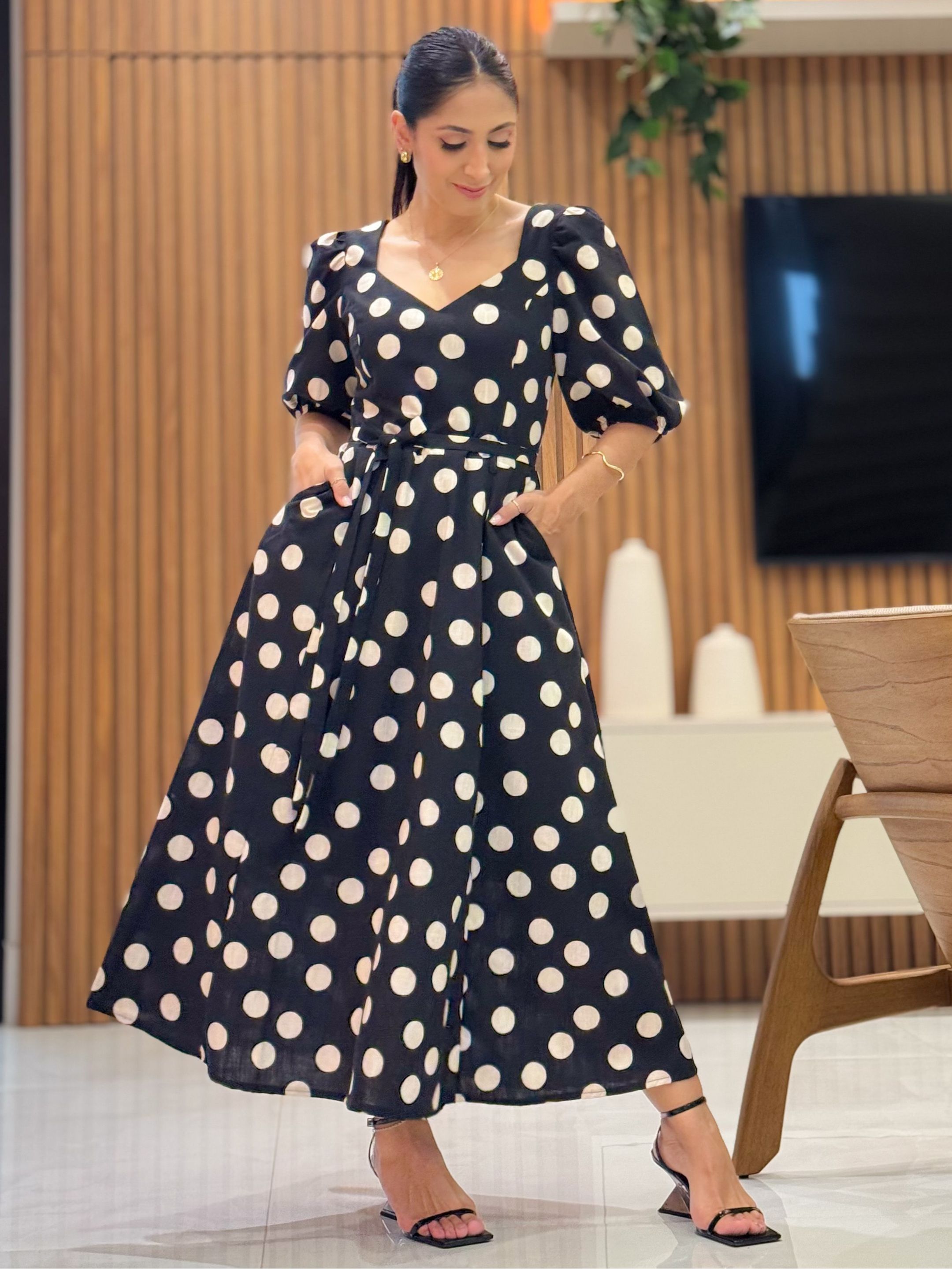 Vestido Juliana Preto E Off White - Por Katia Vilar Moda Clássica 