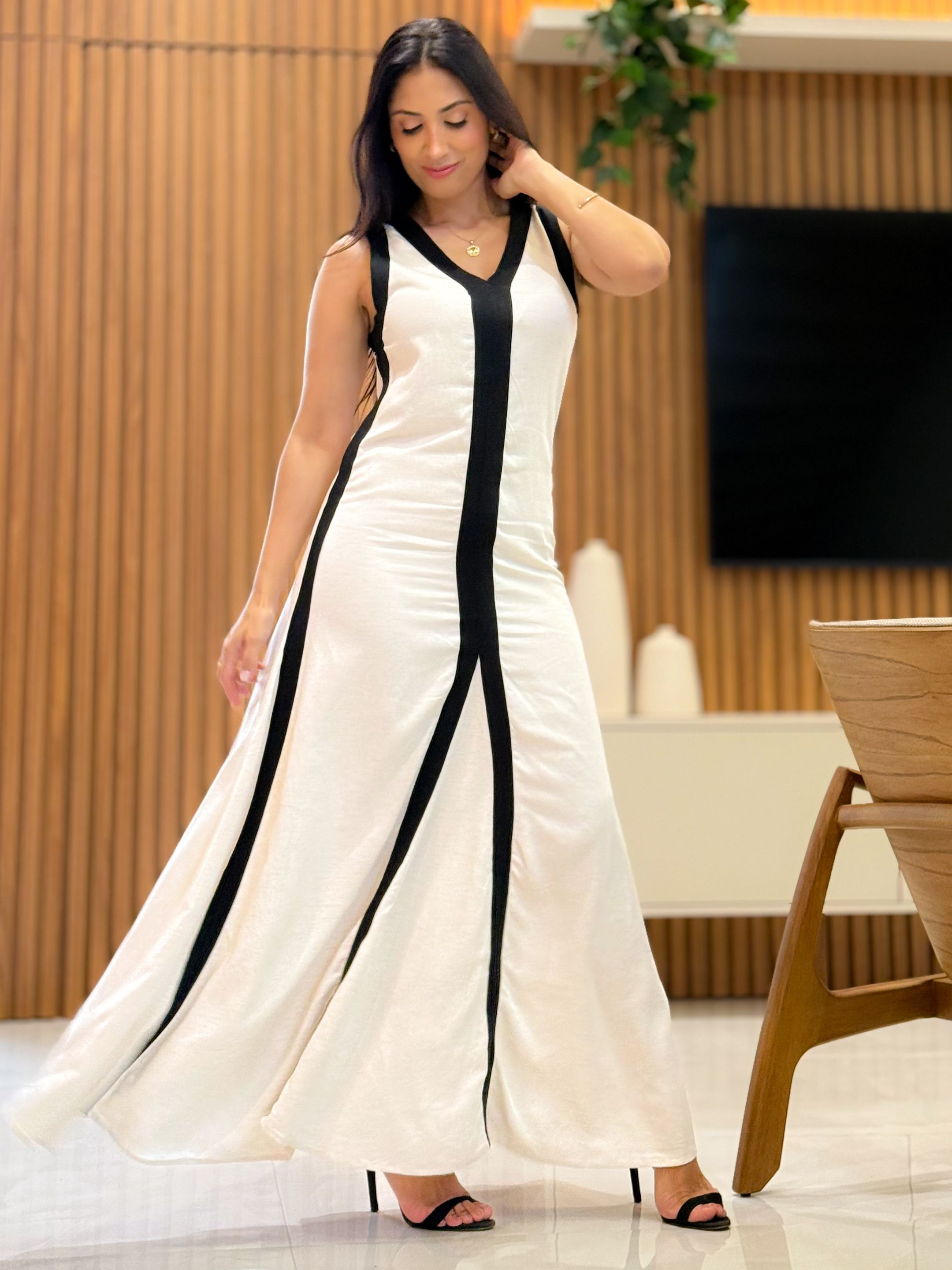 Vestido Jordana Areia - Por Katia Vilar Moda Clássica 