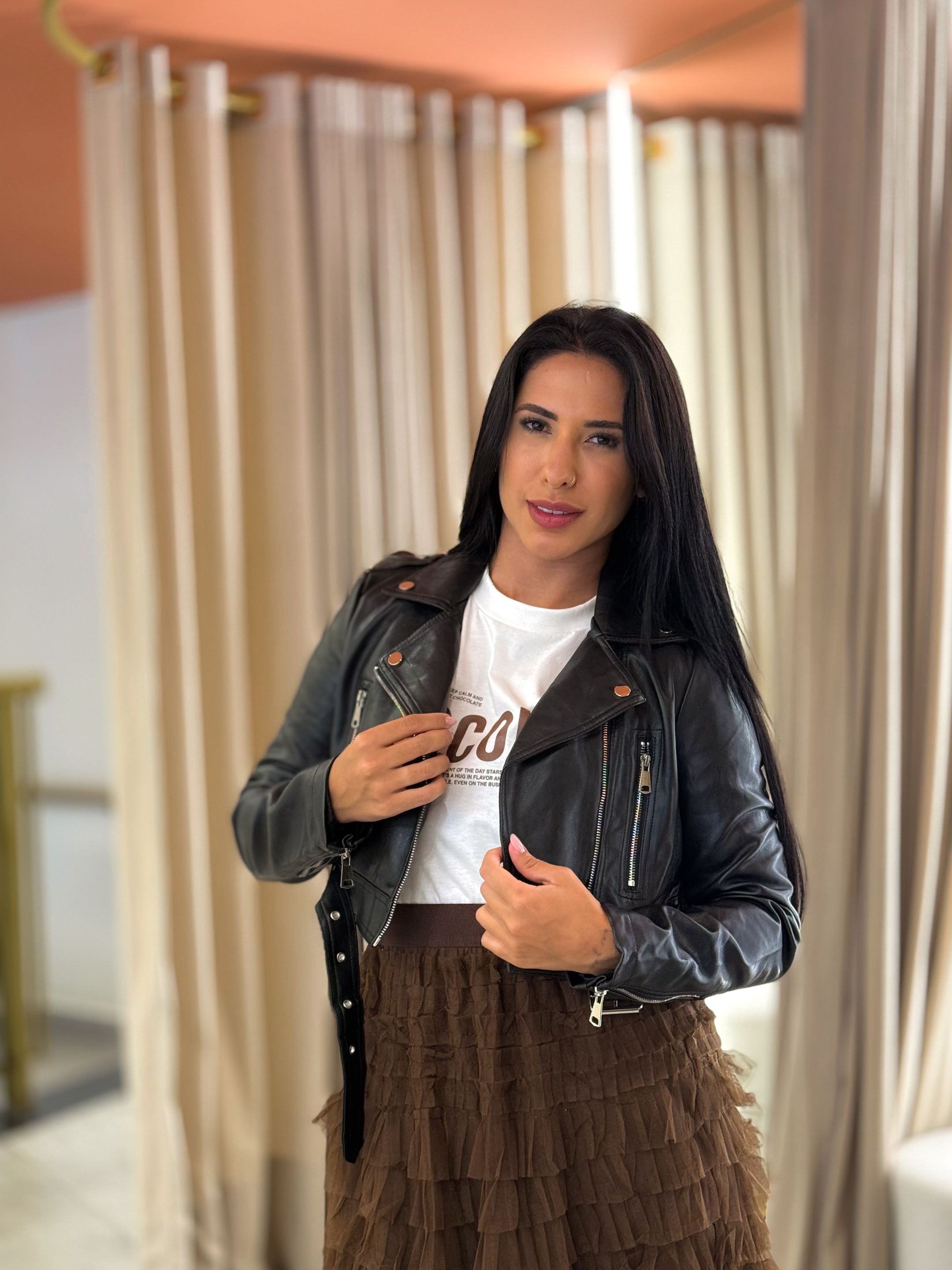 Jaqueta Diana Preta - Por Katia Vilar Moda Clássica 