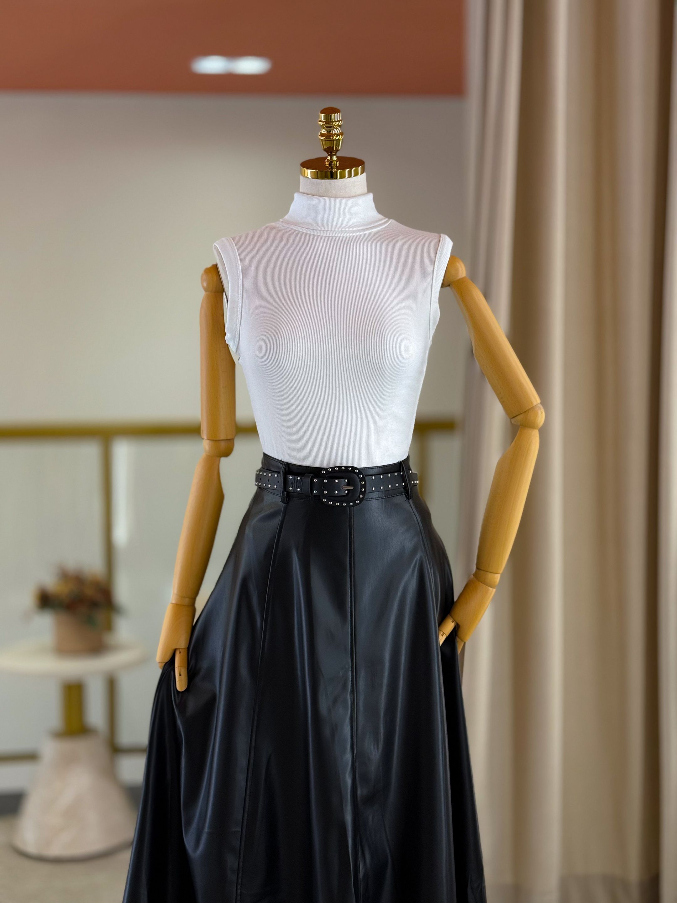 Regata Cleo Branco - Por Katia Vilar Moda Clássica 