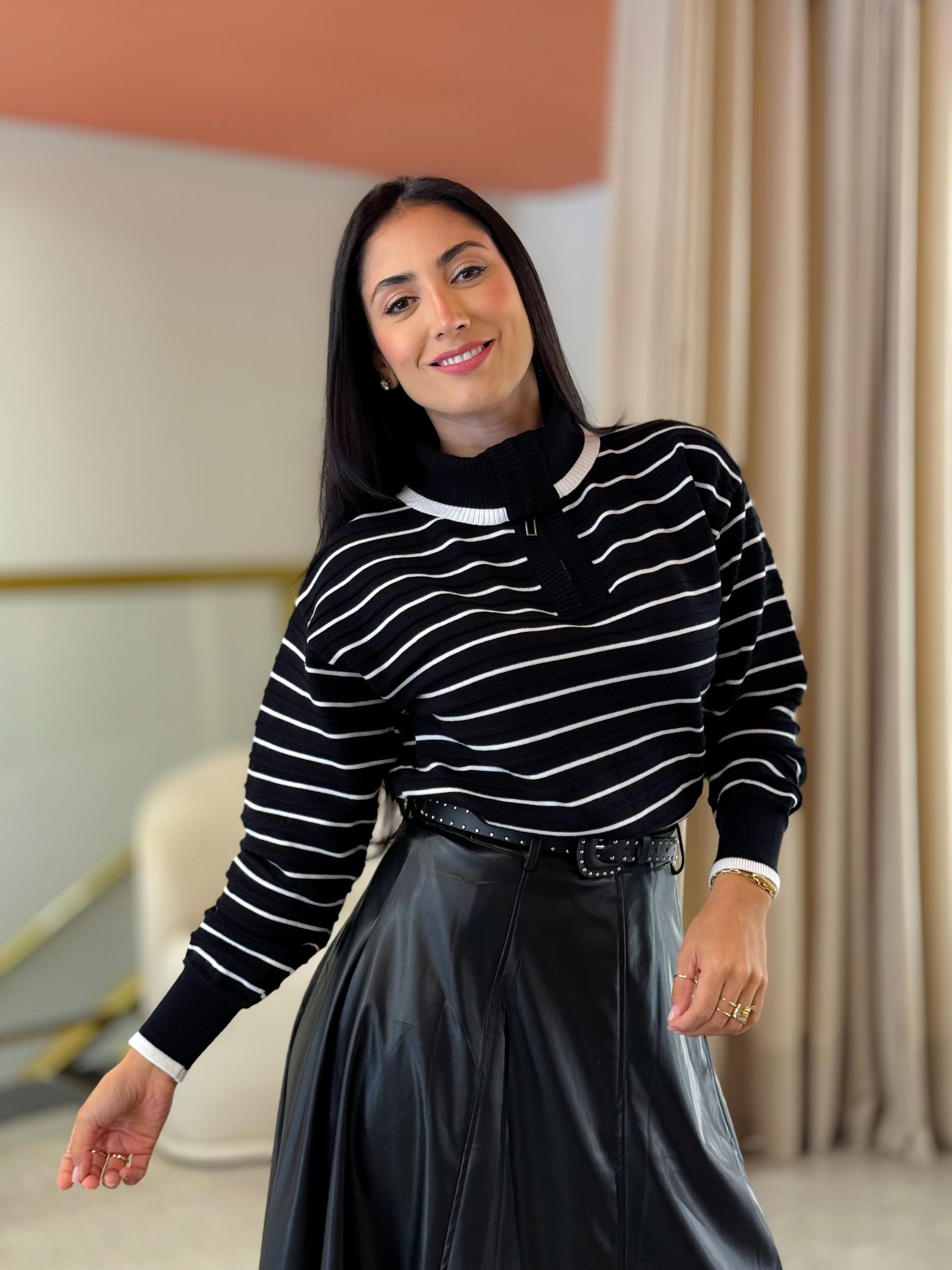 Tricot Jasmine Preto E Branco - Por Katia Vilar Moda Clássica 