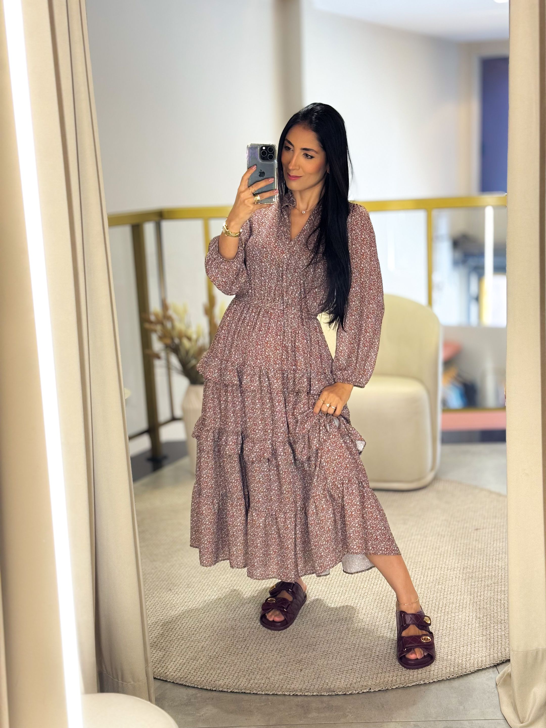Vestido Aline Marrom Floral - Por Katia Vilar Moda Clássica 
