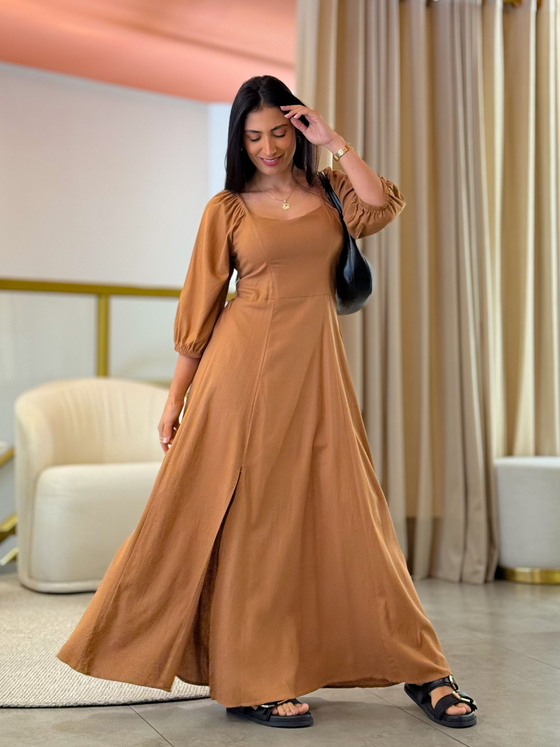 Vestido Simara Caramelo - Por Katia Vilar Moda Clássica 