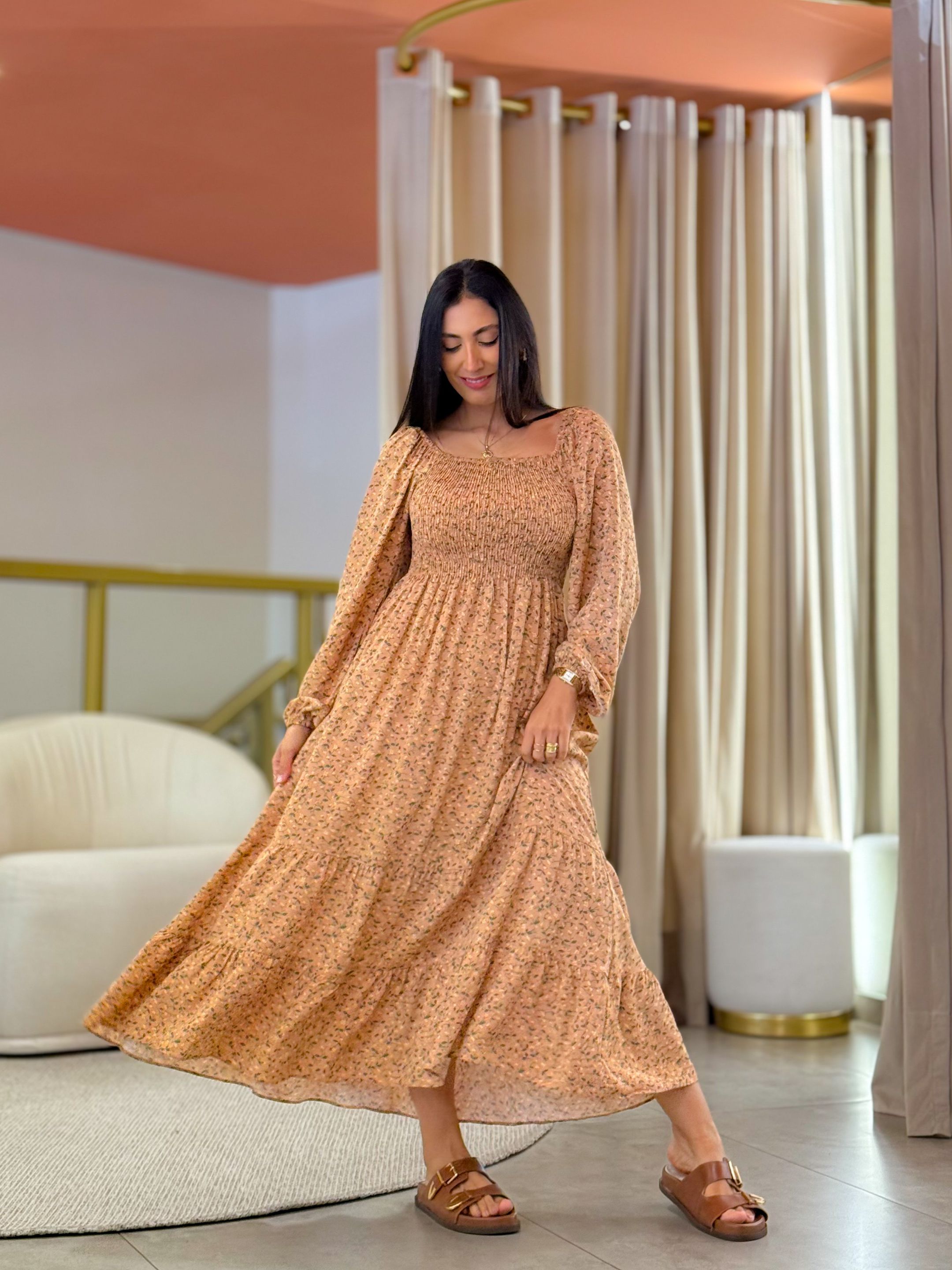 Vestido Bia Nude Floral - Por Katia Vilar Moda Clássica 