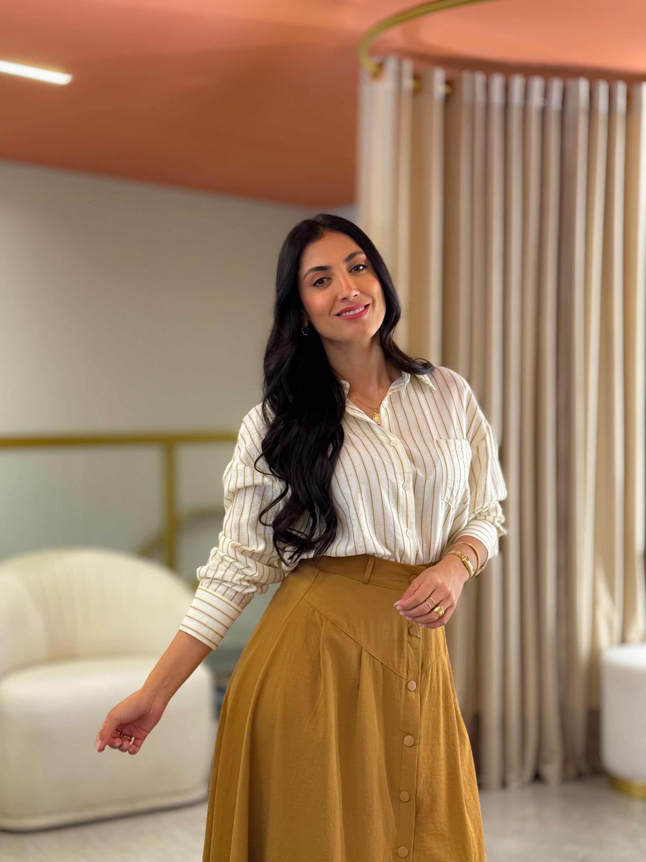 Camisa Cleo Nude E Caramelo - Por Katia Vilar Moda Clássica 