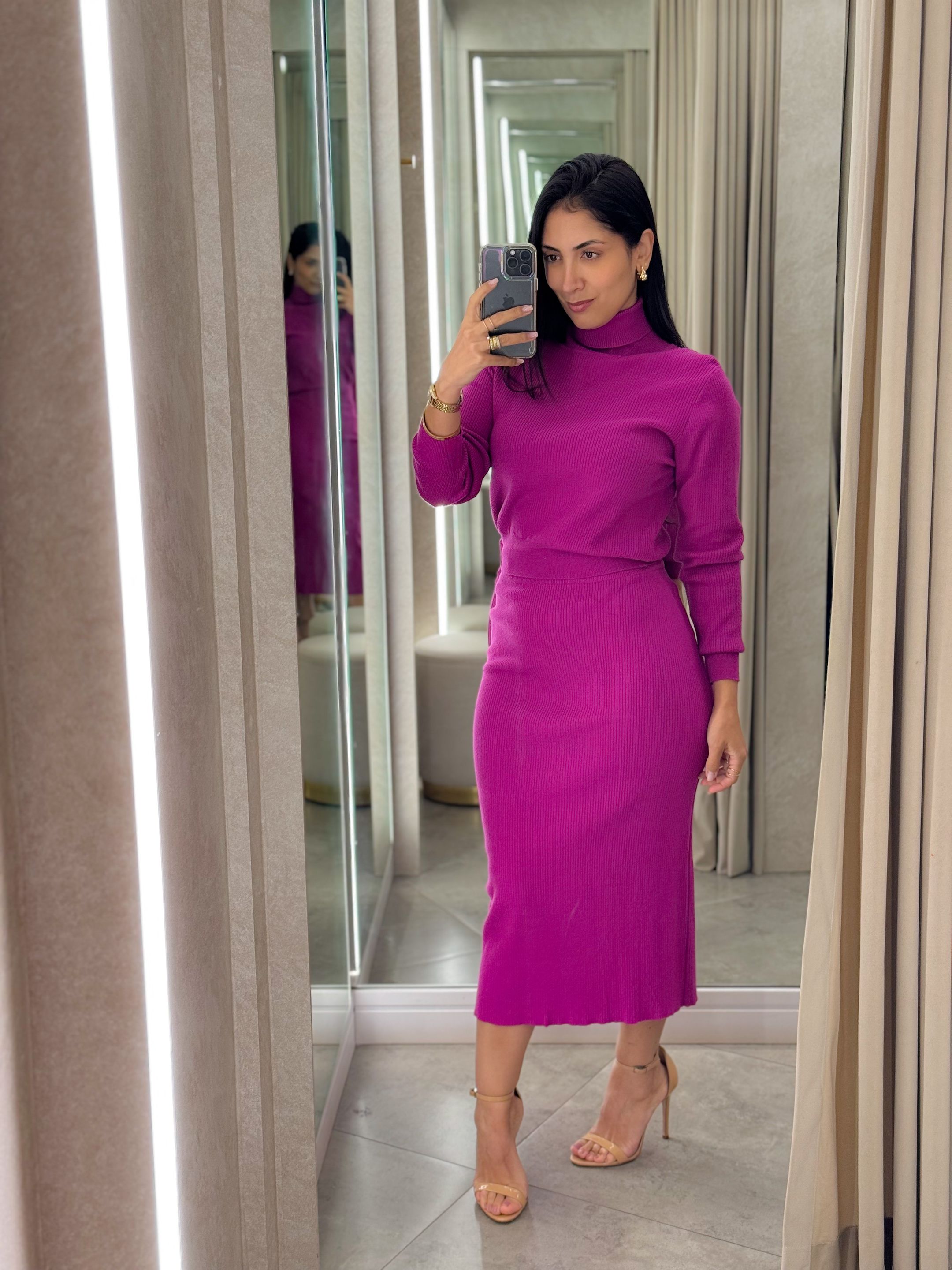 Conjunto Heloisa Fucsia - Por Katia Vilar Moda Clássica 
